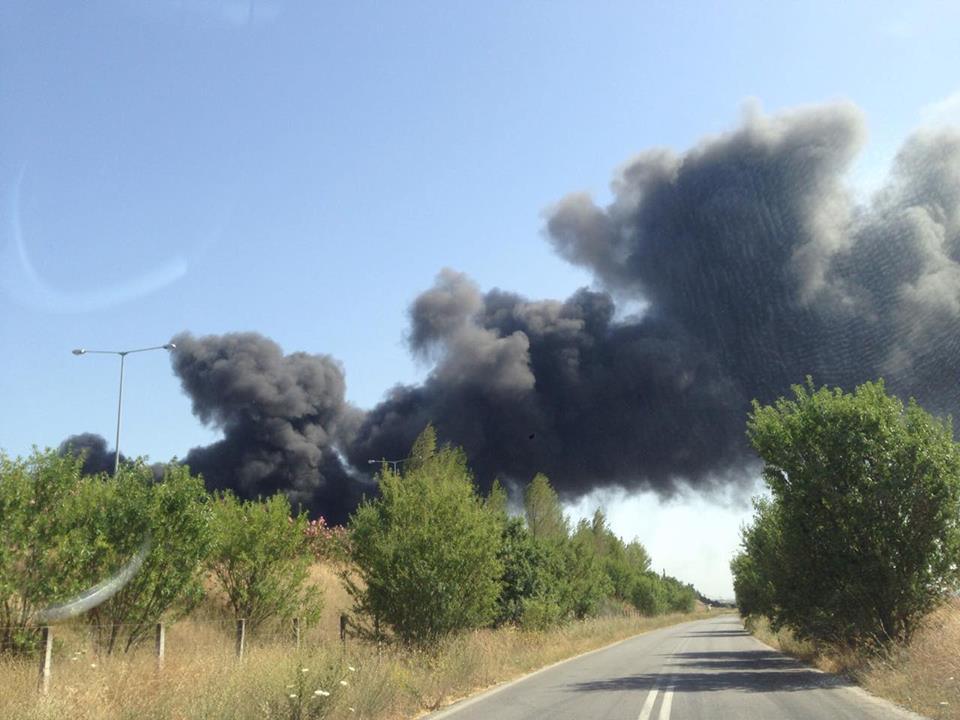 φωτιά εργοστάσιο1