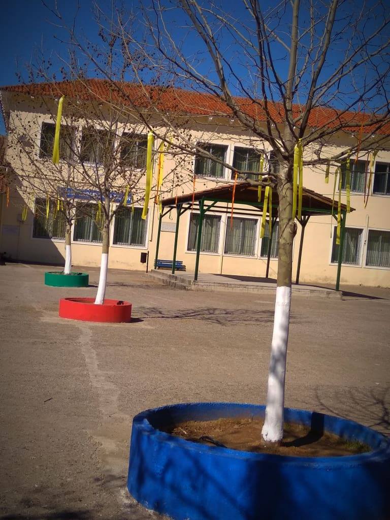 Έδωσαν χρώμα στην αυλή του 1ου Δημοτικού Σχολείου
