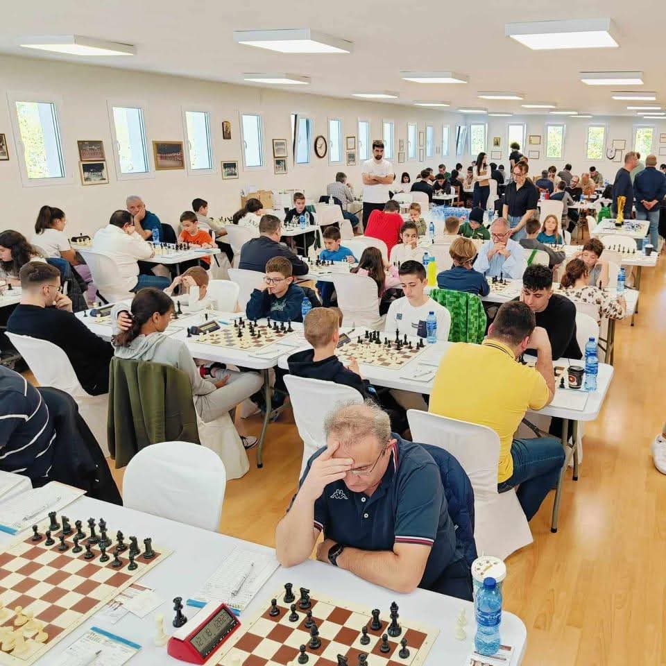 Σκάκι και Χαλβάς: Σκληρές μάχες στο 8ο Ανοικτό Τουρνουά Φαρσάλων με 120 Συμμετοχές από όλη την Ελλάδα